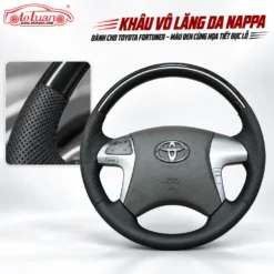 Khâu vô lăng da Nappa dành cho Toyota Fortuner – Màu đen cùng họa tiết đục lỗ
