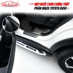 Nẹp bước chân chống trầy phần sơn Toyota Rush