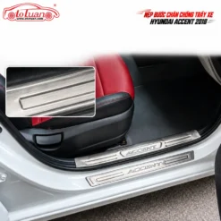 Nẹp bước chân chống trầy xe Hyundai Accent 2018